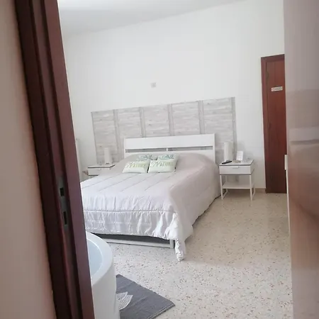 Casa Rosa Degli Abruzzo Bed & Breakfast *